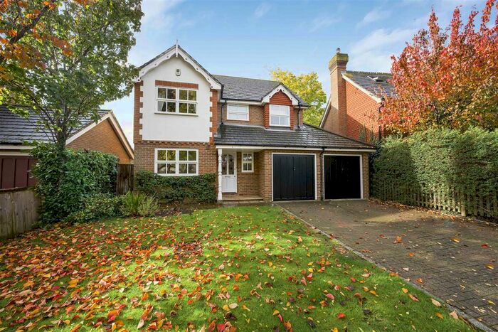 4 Bedroom Detached House To Rent In Kings Close, Thames Ditton, KT7