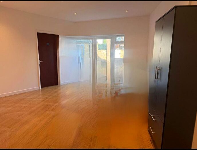 1 Bedroom Property To Rent In Radnor Road, London, SE15