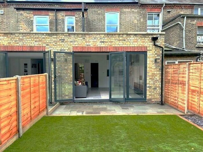 Studio To Rent In Mount View Road, Crouch End, N4