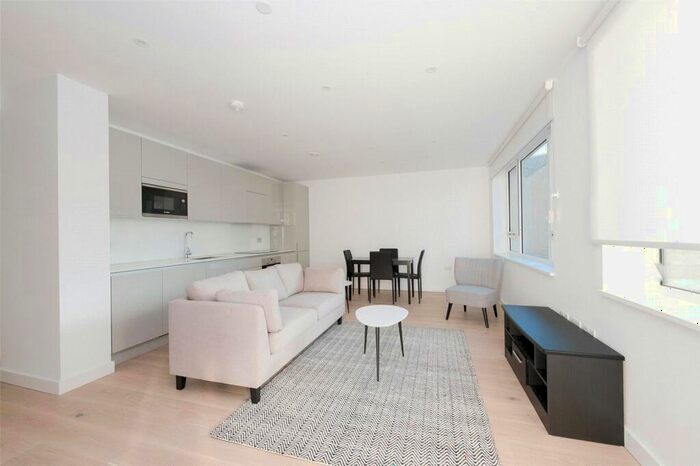 1 Bedroom Apartment To Rent In Walworth Square, London, SE17