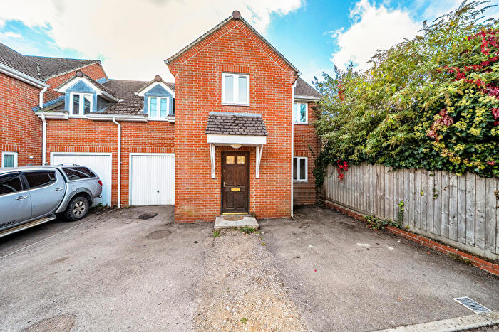 4 Bedroom Semi Detached House For Sale In Bromsgrove, Faringdon, SN7