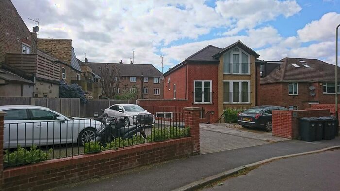 2 Bedroom Flat To Rent In Forest Walk, London, N10