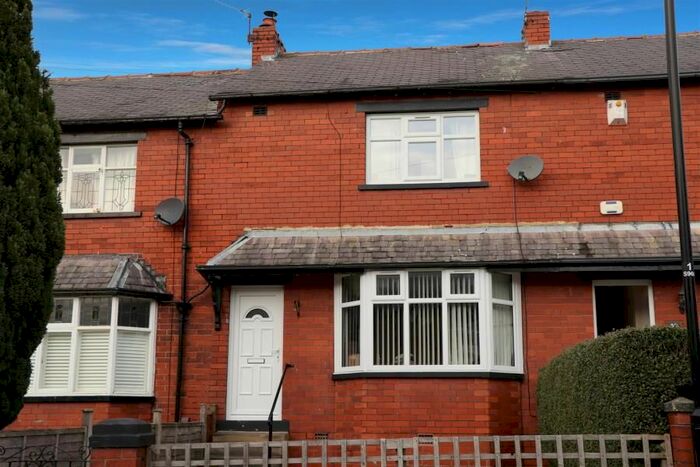 2 Bedroom Property To Rent In Sunnybank Road, Horsforth, LS18