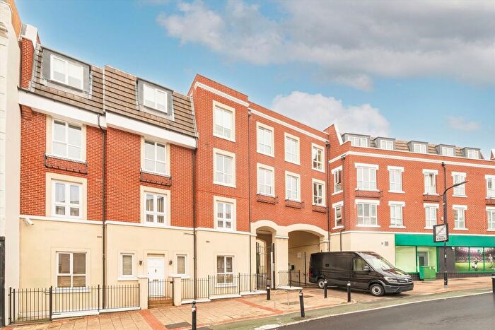 2 Bedroom Flat To Rent In Church Road, Church Road, W3