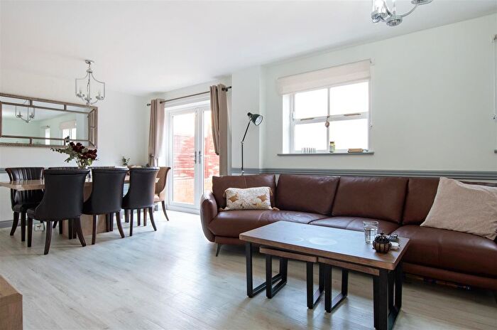 4 Bedroom Detached House For Sale In Park Mews, Wellingborough, NN8