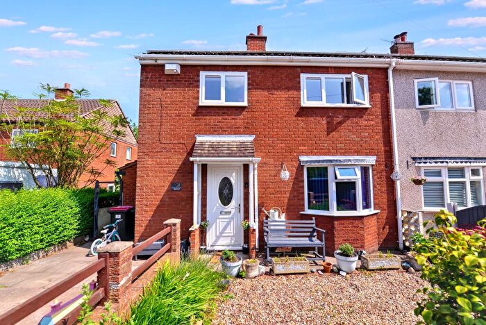 3 Bedroom Semi-Detached House For Sale In Meadow Road, Atherstone, CV9
