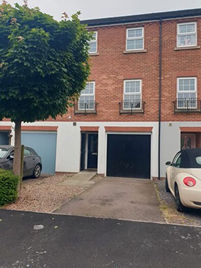 4 Bedroom Town House To Rent In Partridge Green, Witham St Hughs, LN6