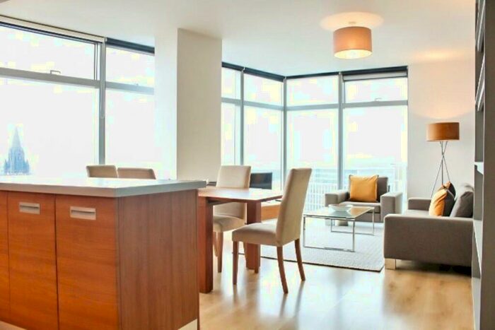 2 Bedroom Apartment To Rent In Great Northern Tower, Watson Street, Manchester, M3