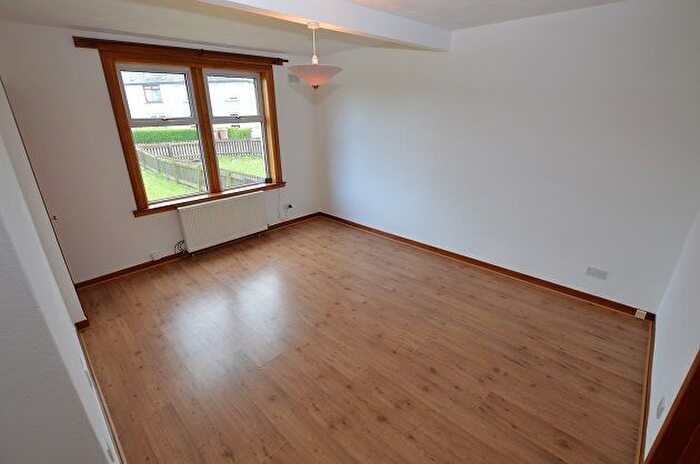 2 Bedroom Flat To Rent In Queens Crescent, Markinch, KY7