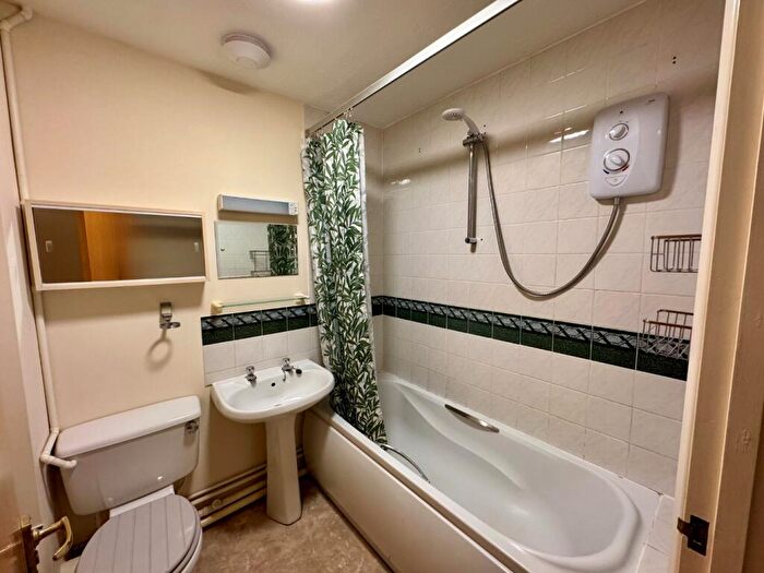 1 Bedroom Flat To Rent In Cauldwell Hall Road, Off Woodbridge Road, Ipswich, IP4