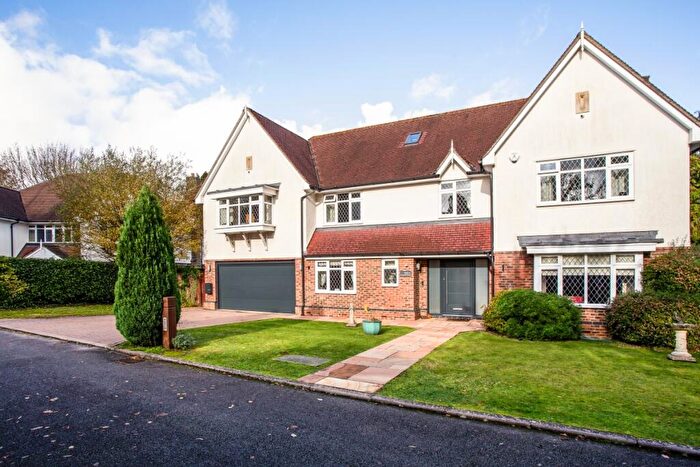 5 Bedroom Detached House To Rent In Welcomes Road Kenley, CR8