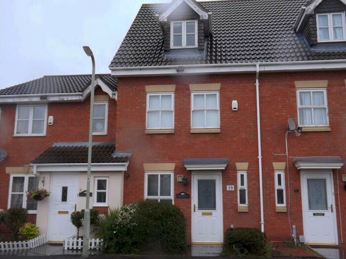 3 Bedroom Town House To Rent In Armstrong Drive, Bedford MK42