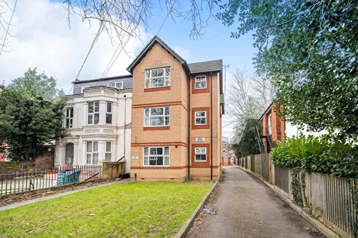 2 Bedroom Flat For Sale In Reading, Berkshire, RG1