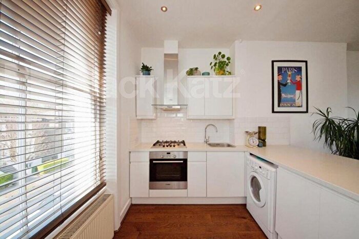 Flat To Rent In Euston Street, Euston, NW1