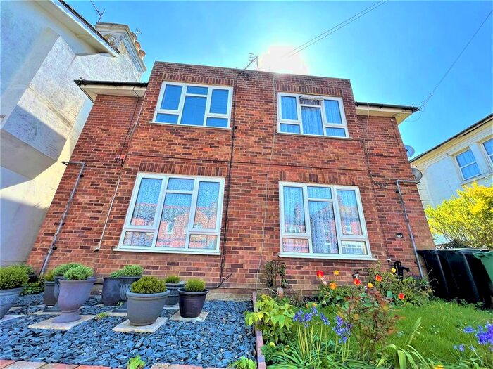 1 Bedroom Flat To Rent In St. James Road, Bexhill-On-Sea, TN40