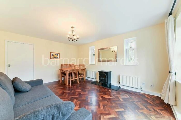 2 Bedroom Flat To Rent In Stanhope Road, London, N6