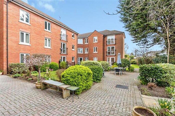 2 Bedroom Flat To Rent In Byron Court, Stockbridge Road, PO19