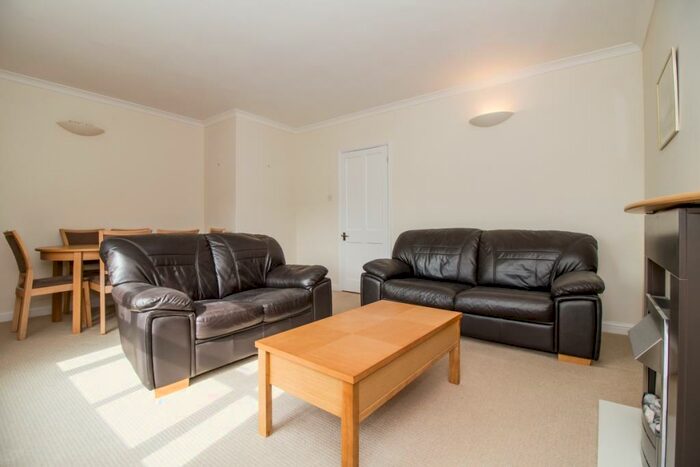 2 Bedroom Apartment To Rent In Sunderland Avenue, Oxford, OX2
