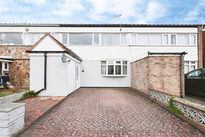 3 Bedroom Terraced House For Sale In Dyce Close, Birmingham, B35