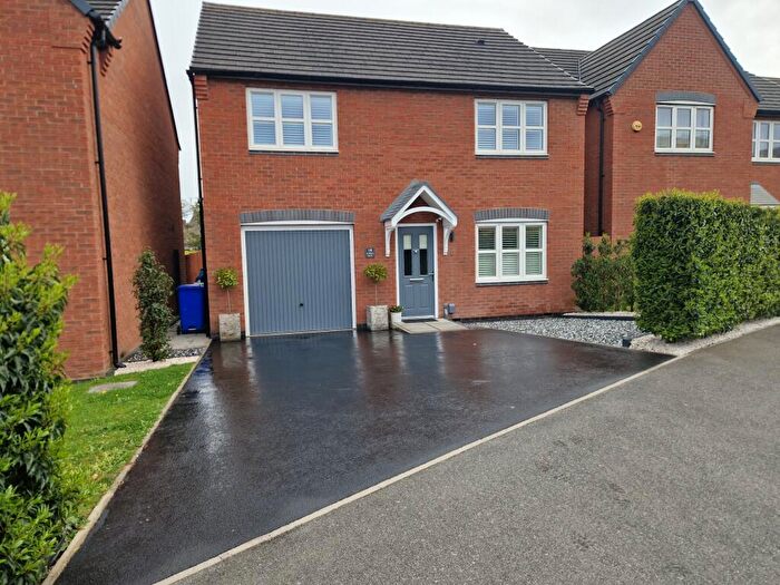 4 Bedroom Detached House For Sale In St Marys Drive, Stretton, Burton-on-Trent, DE13
