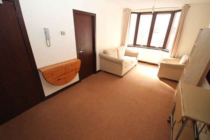 1 Bedroom Flat To Rent In Atholl Crescent Lane, West End, Edinburgh, EH3