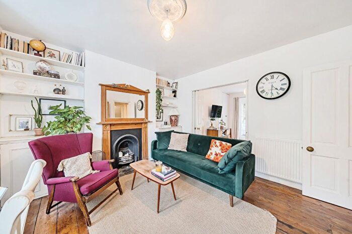 1 Bedroom Flat To Rent In Rosehill Road, London, SW18