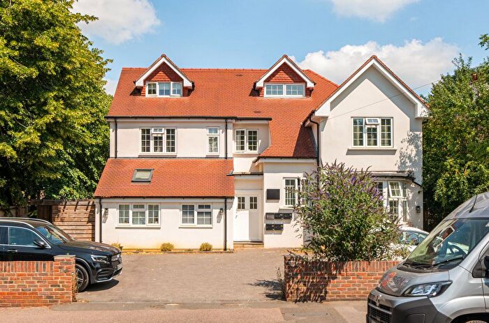 3 Bedroom Flat To Rent In Old Lodge Lane, Purley, CR8