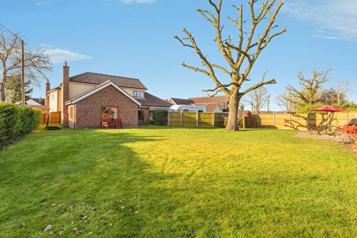 3 Bedroom Detached House For Sale In The Meadows, Shropham, Attleborough, Norfolk, NR17