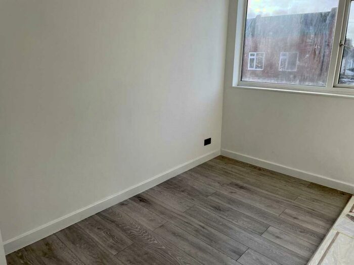 2 Bedroom Flat To Rent In Barkers Butts Lane, Coventry, West Midlands, CV6
