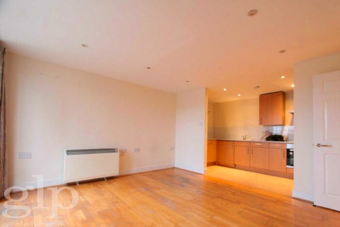 1 Bedroom Flat To Rent In Holloway Road, Holloway, N7