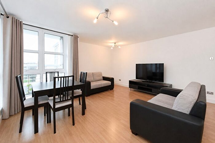 2 Bedroom Flat To Rent In Barrier Point Road, London, E16