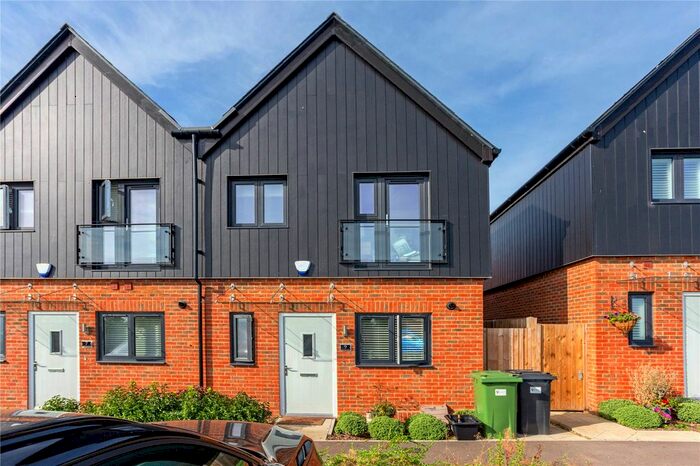 2 Bedroom End Of Terrace House To Rent In Centinal Road, Winchester, Hampshire, SO22