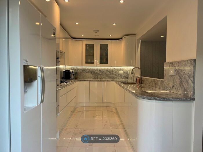 2 Bedroom Flat To Rent In Beach Lodge, London, N3