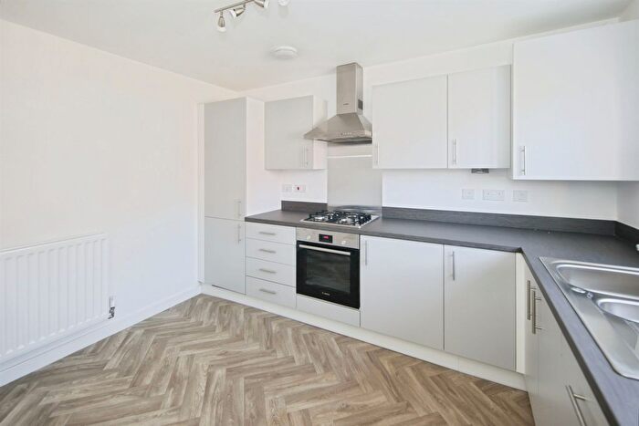 3 Bedroom Semi-Detached House For Sale In Broadwell Heights, Coventry, CV4