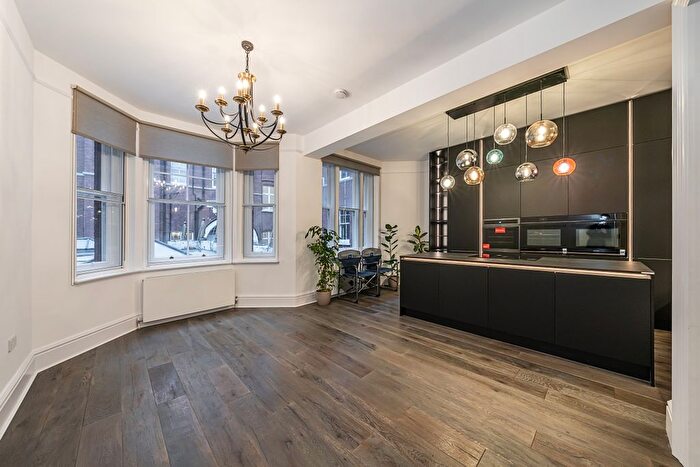 4 Bedroom Flat To Rent In Westminster Palace Gardens, Artillery Row, London, SW1P