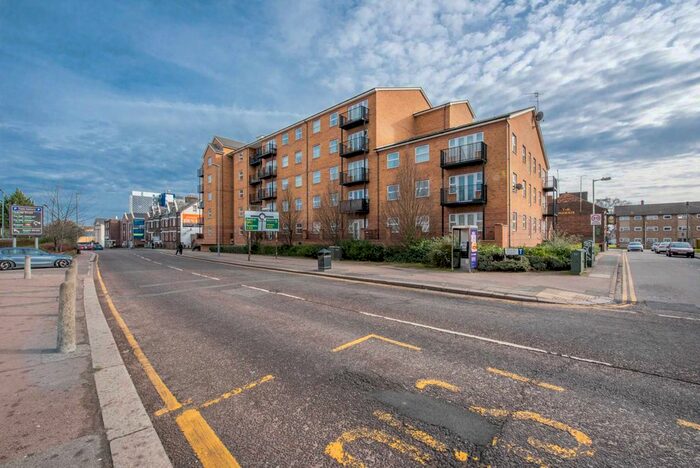 2 Bedroom Flat To Rent In Holly Street, Luton, LU1