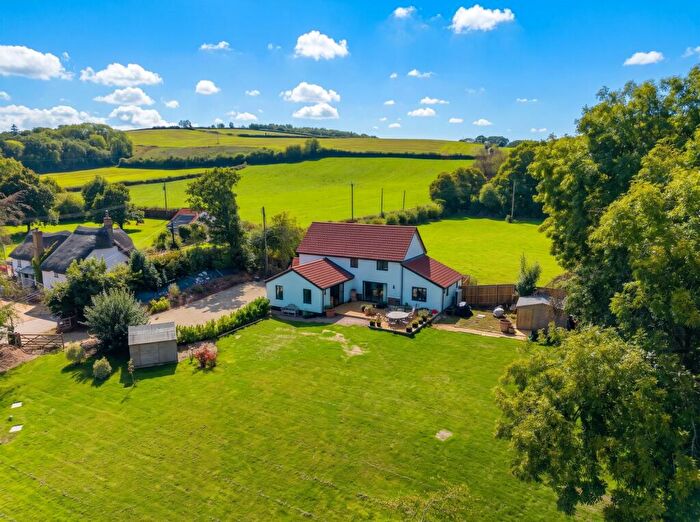 3 Bedroom Detached House For Sale In Bridge Reeve, Chulmleigh, EX18