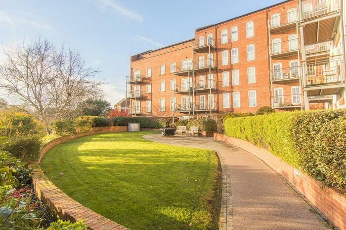 2 Bedroom Apartment For Sale In St. Marys Road, Market Harborough, LE16