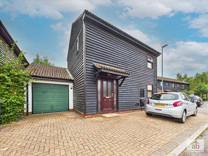 2 Bedroom Detached House For Sale In Carlford Close, Martlesham Heath, IP5