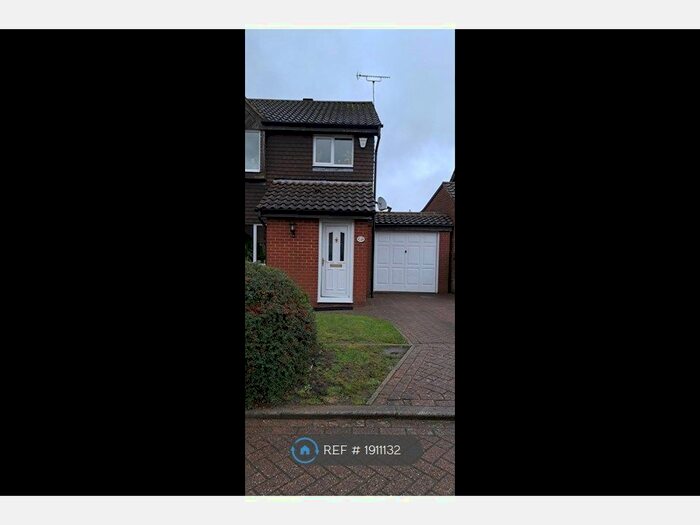 3 Bedroom Semi-Detached House To Rent In Essella Park, Ashford, TN24