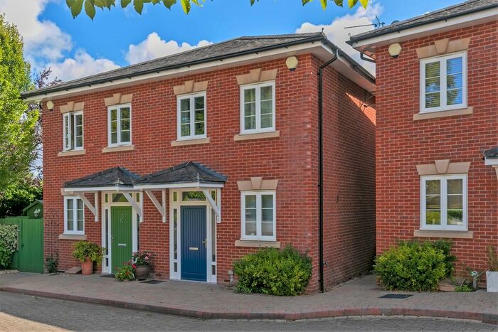 2 Bedroom Semi-Detached House To Rent In Mornington Drive, Winchester, SO22