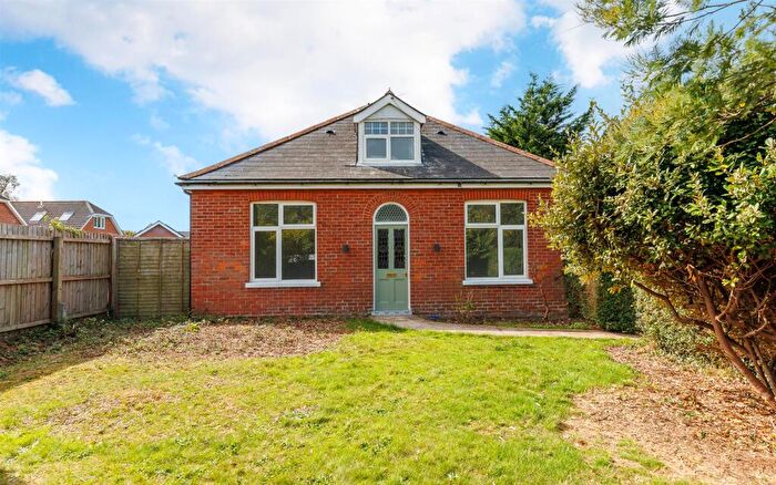 4 Bedroom Detached Bungalow For Sale In Renovated Detached Chalet Bungalow - Nodes Road, Cowes, PO31