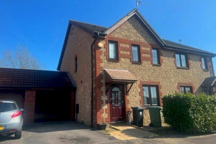 3 Bedroom Property To Rent In Juniper Way, Bristol, BS32