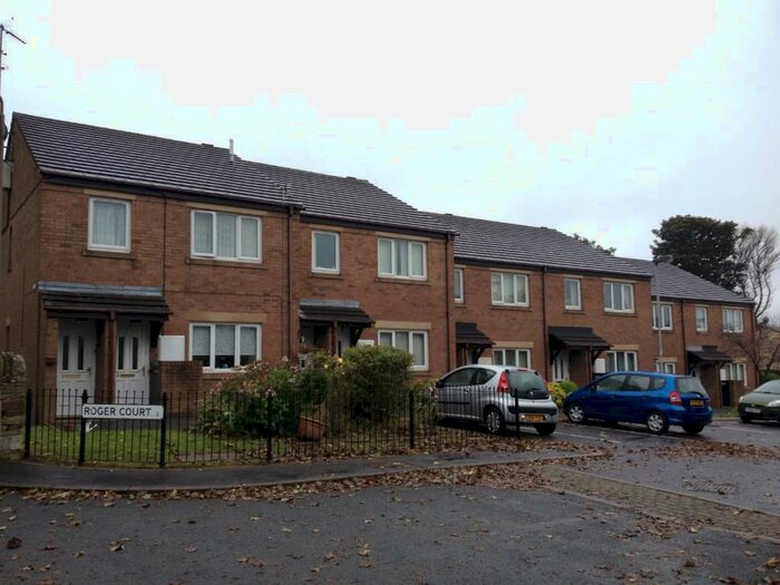 1 Bedroom Flat To Rent In Roger Court, Bradford, West Yorkshire, BD2