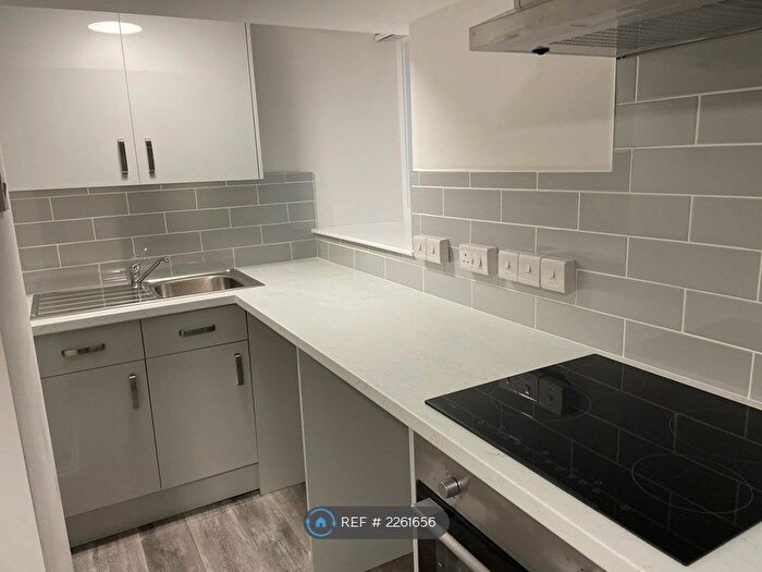 1 Bedroom Flat To Rent In Beaumont, Torquay, TQ1