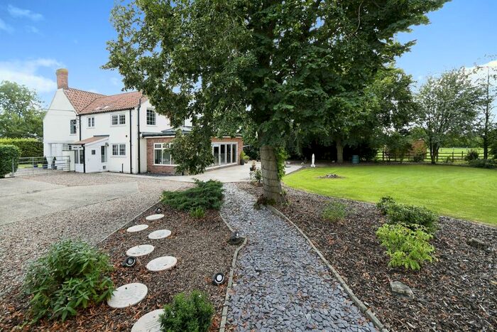 4 Bedroom Equestrian Facility For Sale In Old Woodhall Road, Old Woodhall, Horncastle, LN9