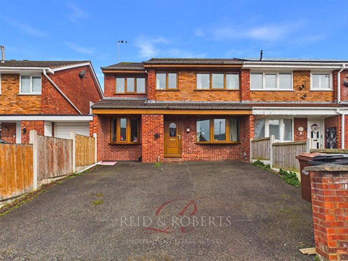 4 Bedroom Detached House For Sale In Mountain Close, Hope, LL12