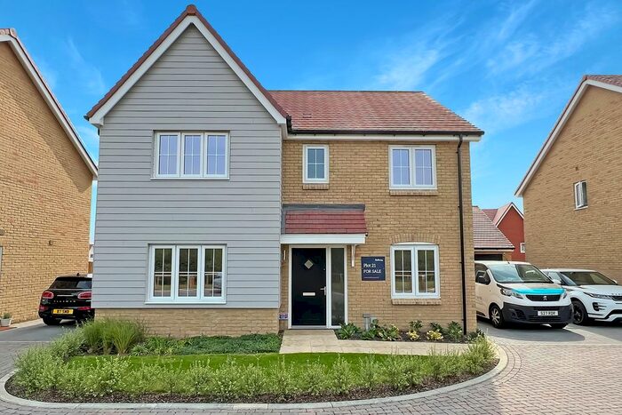4 Bedroom Detached House For Sale In Lee Close, Halstead, CO9