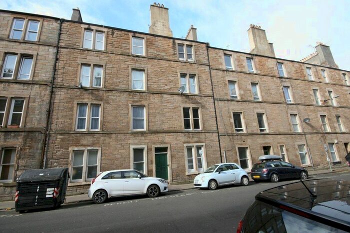 2 Bedroom Flat To Rent In Drumdryan Street, Edinburgh, EH3