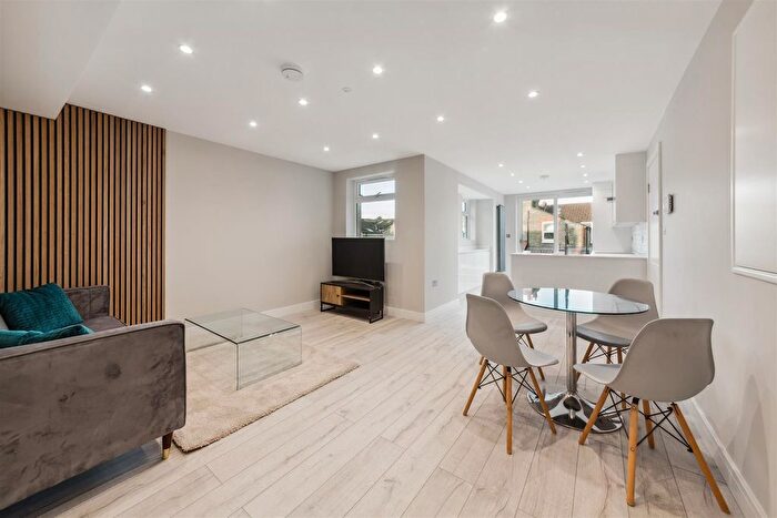 1 Bedroom Flat For Sale In Gilbey Road, London, SW17